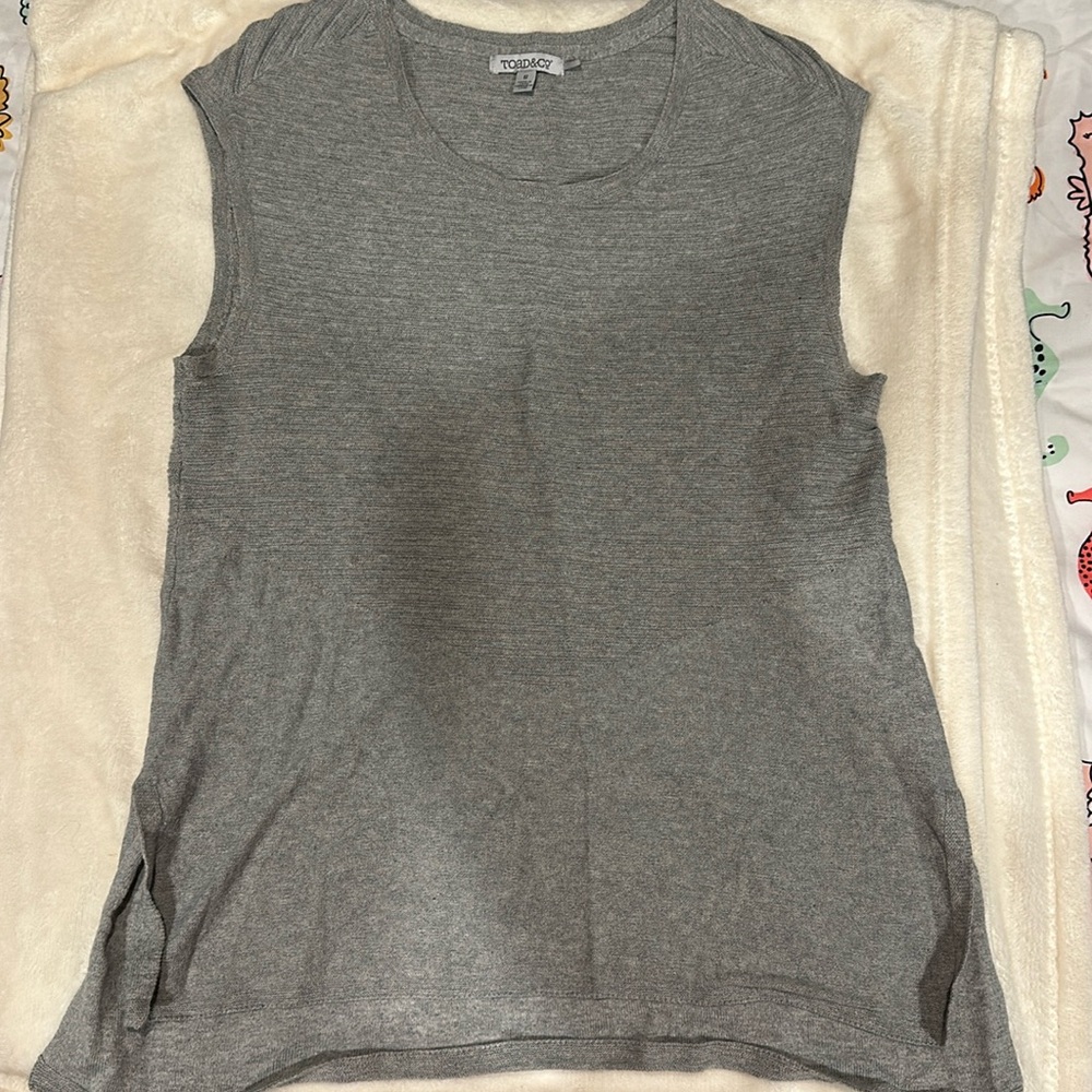 Toad & Co sleeveless sweater size small. EUC gray, soft cotton